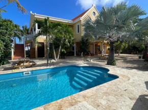 Maravia Bonaire
